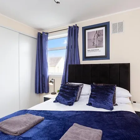 Stylish 3 Bed Abode-parking And Garden * Edinburgh