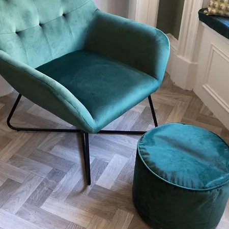 Joivy Homely By St Giles With Desk אדינבורו