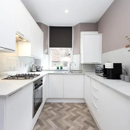 דירה Joivy Homely By St Giles With Desk אדינבורו