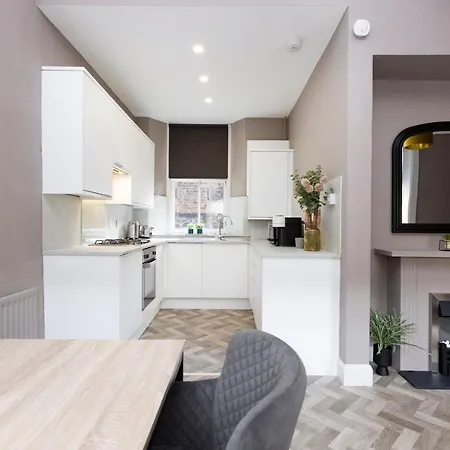 Joivy Homely By St Giles With Desk Appartamento Edimburgo