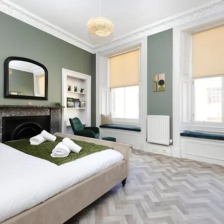 Joivy Homely By St Giles With Desk דירה