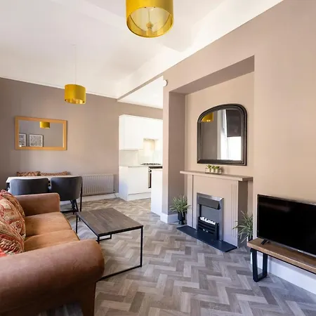 Apartment Joivy Homely By St Giles With Desk Edinburgh