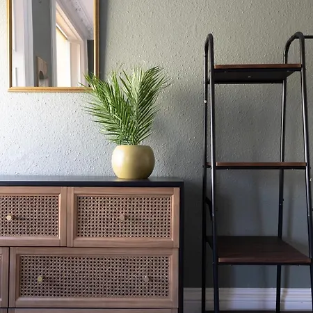 Joivy Homely By St Giles With Desk דירה