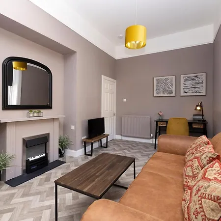 Joivy Homely By St Giles With Desk * אדינבורו