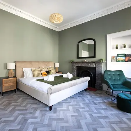 Joivy Homely By St Giles With Desk Apartment *