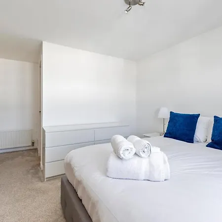 Joivy Modern 2 Bed Flat Near Murrayfield Stadium