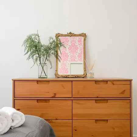 2 Bedroom Royal Mile * Эдинбург