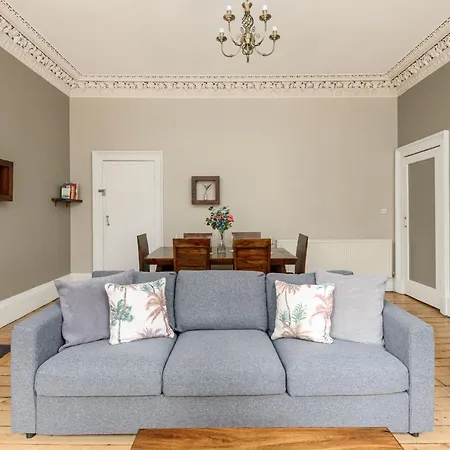2 Bed Old Town - Next To Castle Апартаменты Эдинбург