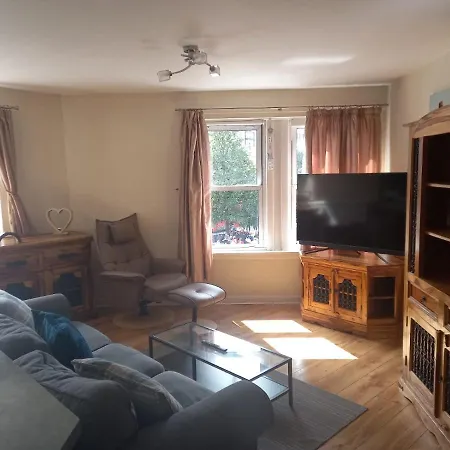 3 Bedrooms Flat In Central Old Town , Grassmarket Heart Of Flat Sleeps 6 , Eh1
