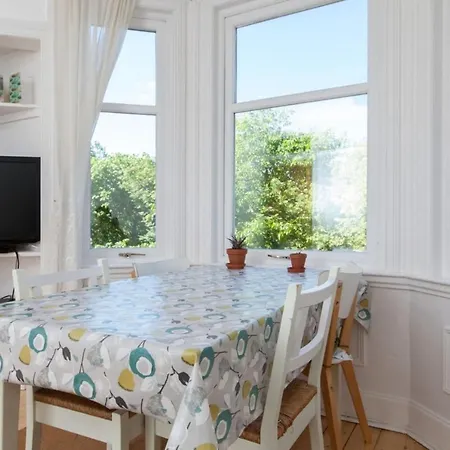 Spacious 2-bed Homely Base By Water Of Leith Apartment Edinburgh