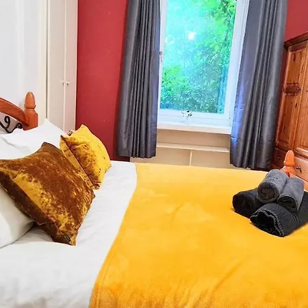 Central Deluxe - Excellent Location - Five Star Amenities - Free Parking *