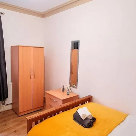 Central Deluxe - Excellent Location - Five Star Amenities - Free Parking *