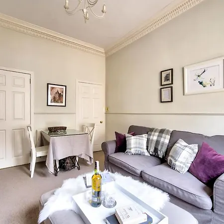 Joivy Lovely Flat On The Royal Mile شقة *