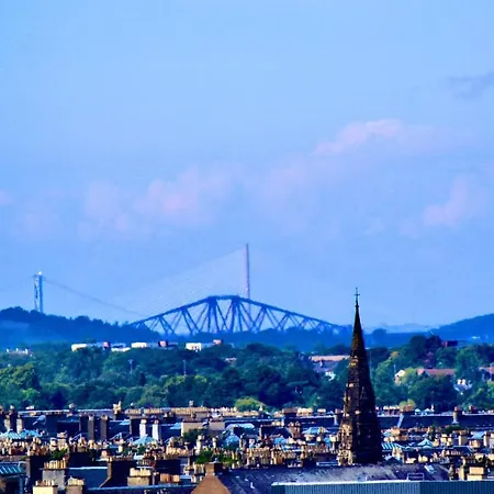 Apartment View In The Heart Of Edinburgh: Castle To Sea Edinburgh