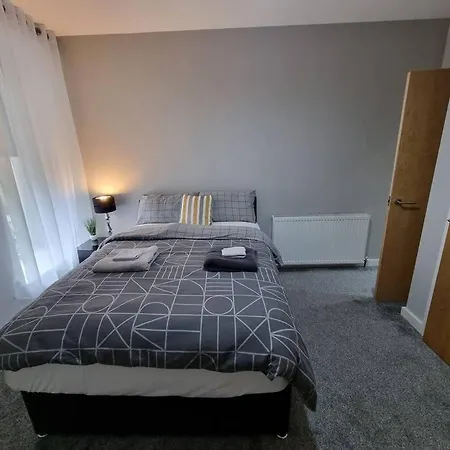 Lovely & Peaceful 2 Bedroom With En-suite, Leith,