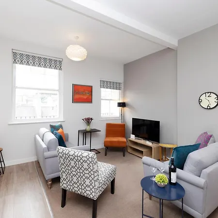 Altido Stylish 4-bed Flat In Old Town Apartment *