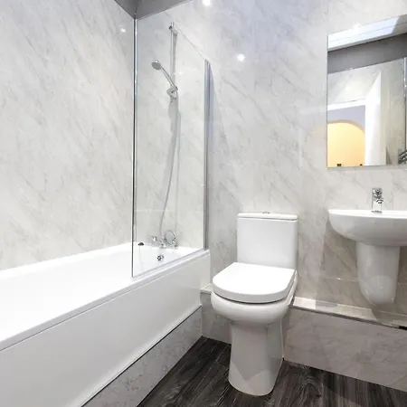 Altido Stylish 4-bed Flat In Old Town Apartment *