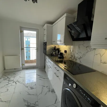 Flat On The Shore Apartment