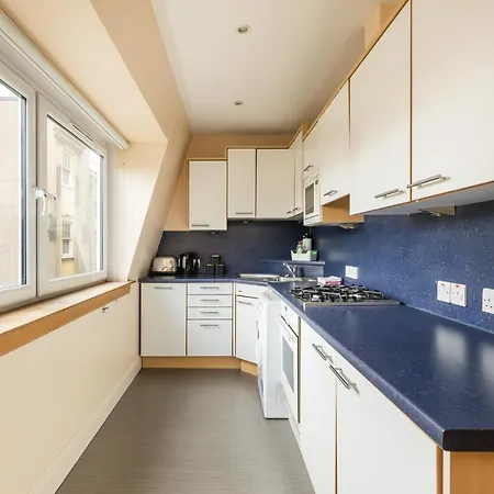 Amazing Castle View Apartment Edinburgh