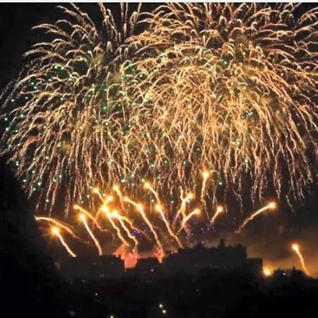 Amazing Castle View Apartment