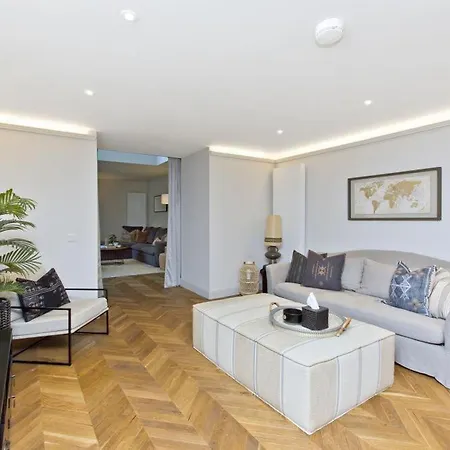 Free Parking West End