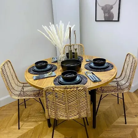 Free Parking West End Apartment Edinburgh