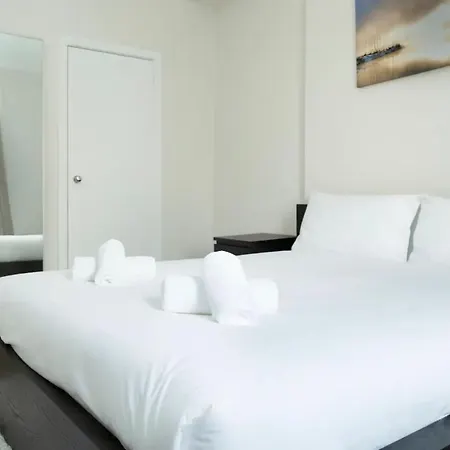 Bright 2 Bedroom Flat Next To Meadows Park *