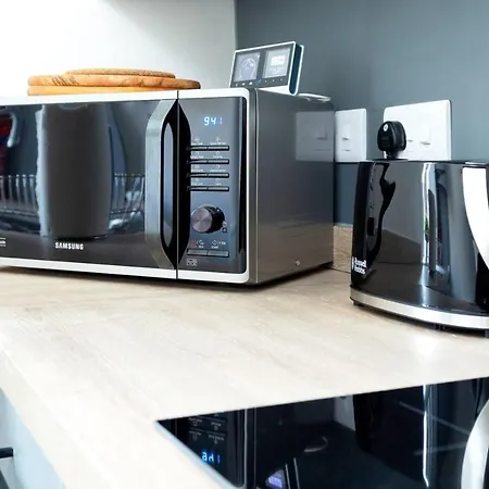 Bright 2 Bedroom Flat Next To Meadows Park * Edinburgh