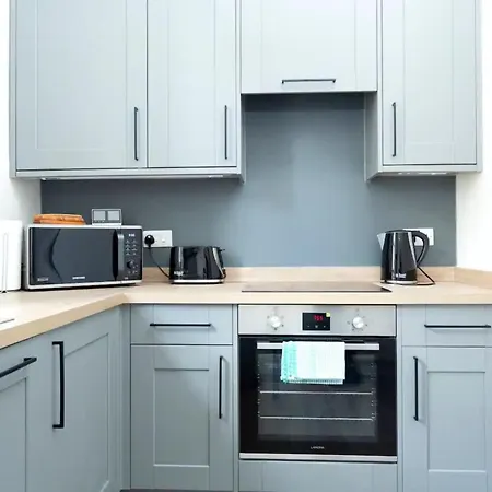 Bright 2 Bedroom Flat Next To Meadows Park * Edinburgh