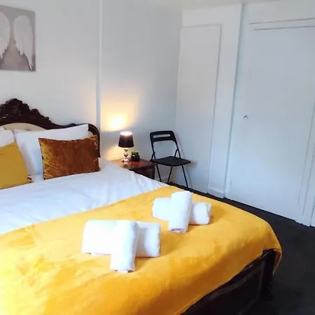 Apartamento Cosy 2 Bedroom In The Heart Of - Excellent Location