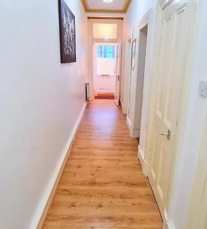 Luxury Five Bedroom Deluxe Duplex I Centre I Fully Equipped I Fountainpark Appartement *