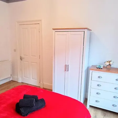 Luxury Five Bedroom Deluxe Duplex I Centre I Fully Equipped I Fountainpark Édimbourg