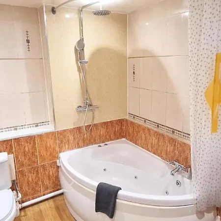 Luxury Five Bedroom Deluxe Duplex I Centre I Fully Equipped I Fountainpark Édimbourg