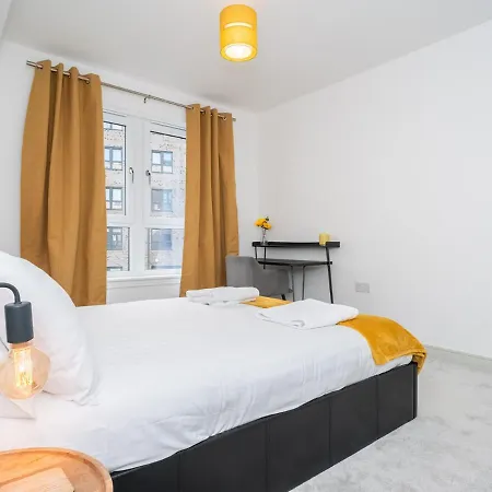 Modern 3bed Flat With Free Parking And Stunning Views *