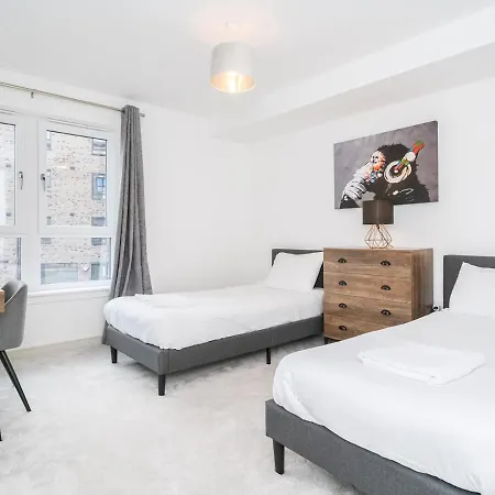 Modern 3bed Flat With Free Parking And Stunning Views