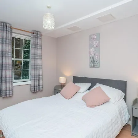 Modern Renovated 2bed Flat With Free Parking Edinburgh