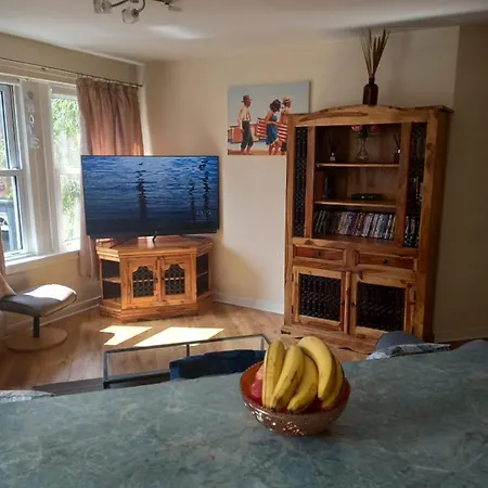 3 Bedrooms Flat In Central Old Town , Grassmarket Heart Of Flat Sleeps 6 , Eh1 Apartment Edinburgh