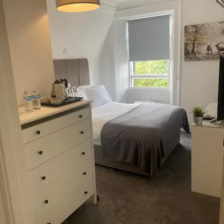 Ellwyn House * Edinburgh