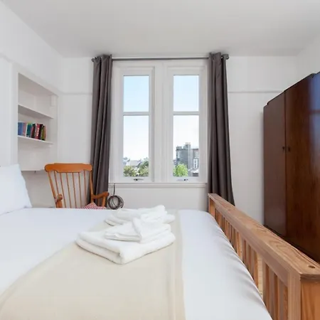 Spacious 2-bed Homely Base By Water Of Leith Apartment *