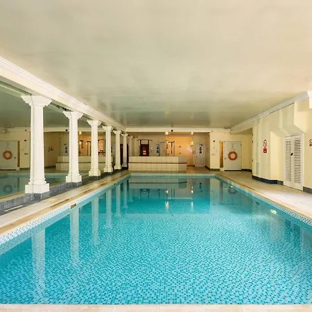 Appartement Central, Bright 2 Bed Flat - Pool & Sauna