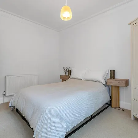 Apartment Stylish, Modern & Comfortable 2 Bedroom - Near Centre - Free Parking Edinburgh