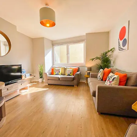 Charming Old Town 2 Bed Apt, 2mins From Royal Mile * Эдинбург