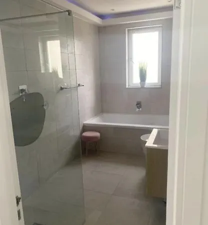 Perfect 4 Bedroom 2 Bathroom