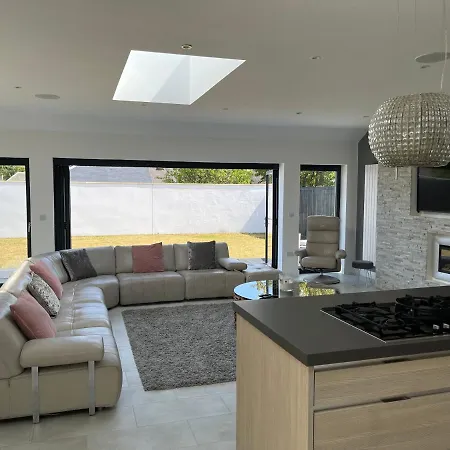 Perfect 4 Bedroom 2 Bathroom Hébergement de vacances