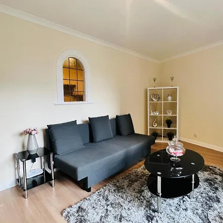 Stunning 2-bed In Free Parking *