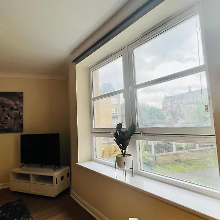Stunning 2-bed In Free Parking Appartement