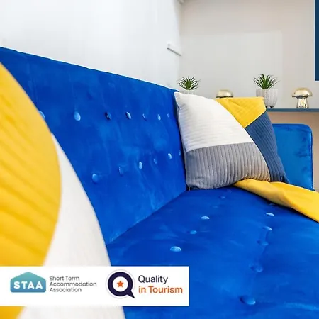 Cosy 1 Bed Main Door In Lovely Leith, Favourite For Tourists, Relocation, Businesses, Long Stays Welcome Apartment *