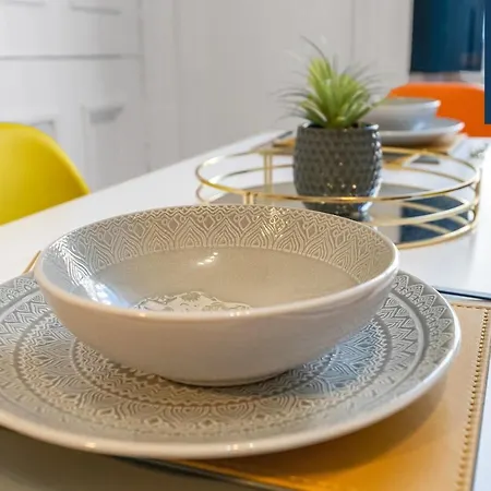 Cosy 1 Bed Main Door In Lovely Leith, Favourite For Tourists, Relocation, Businesses, Long Stays Welcome * Edinburgh