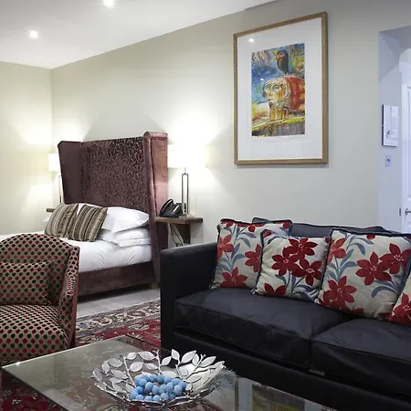 Hotel 24 Royal Terrace 4*
