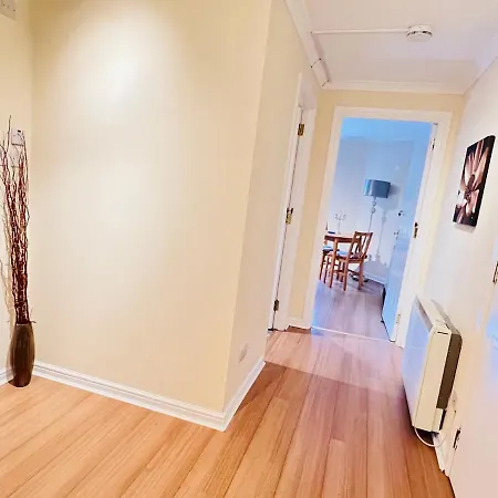 Stunning 2-bed In Free Parking *